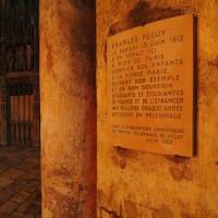 Chartres, Cathedrale, Plaque du pelerinage de Charles Peguy